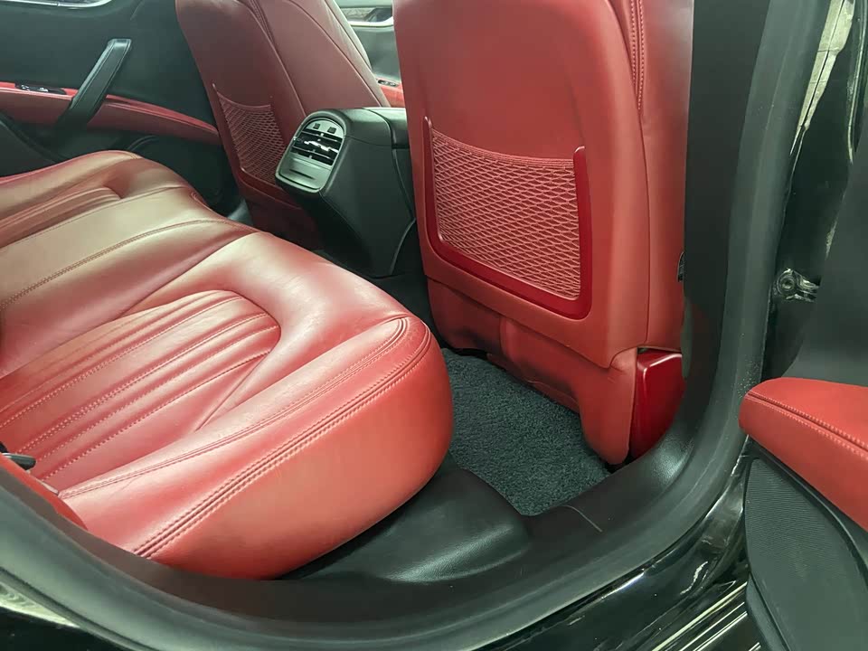 Maserati Ghibli Maserati Ghibli