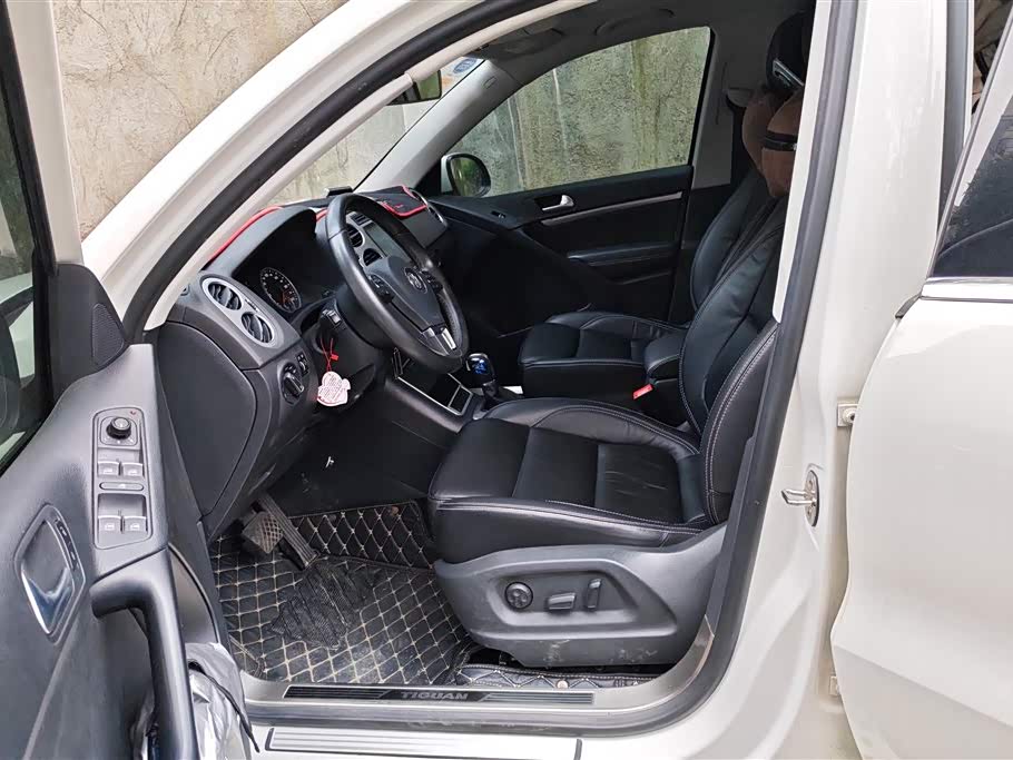 Volkswagen Tiguan Volkswagen Tiguan