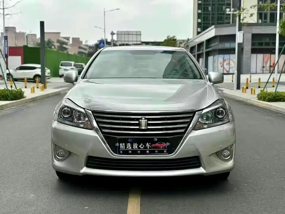 Toyota crown