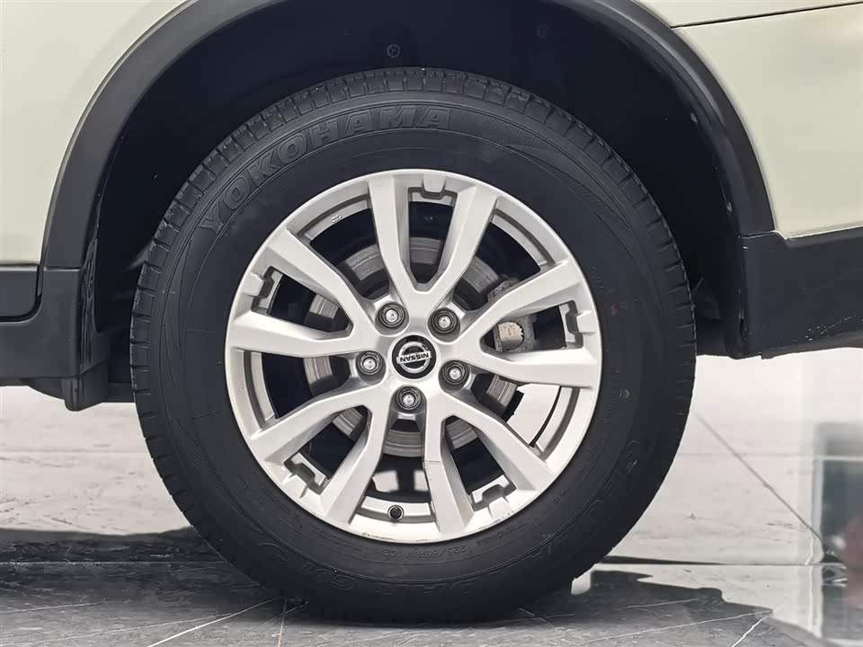 Nissan Qijun