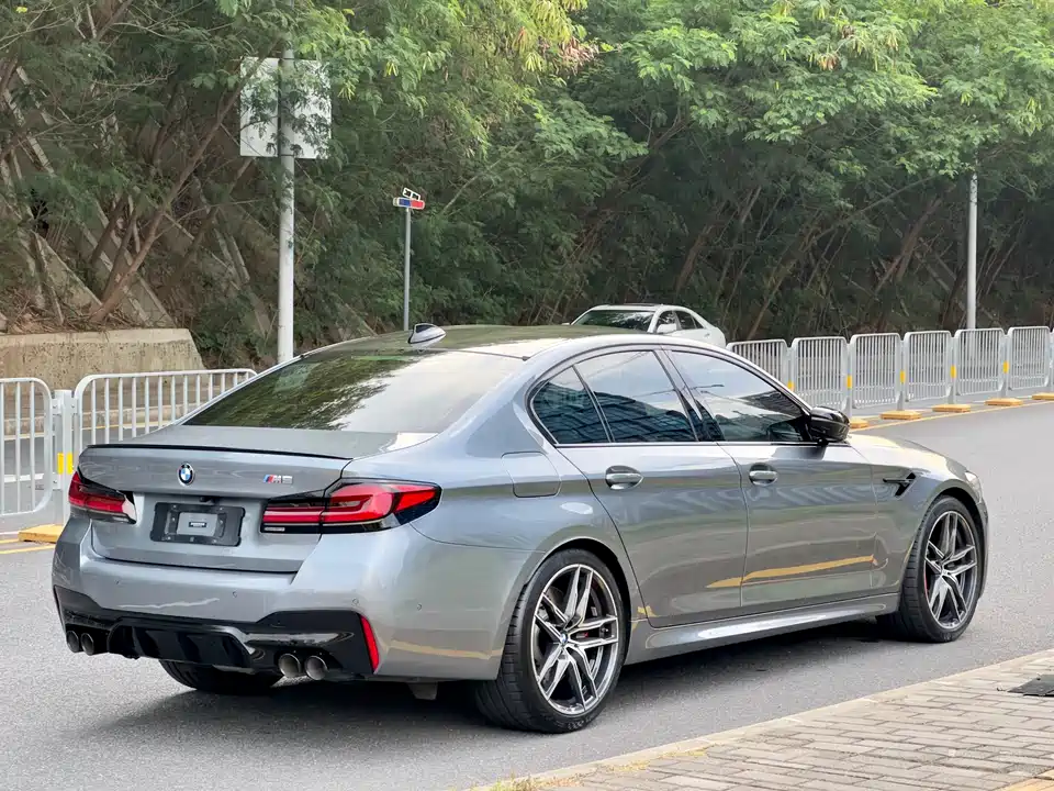 BMW M5