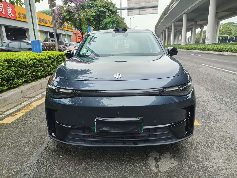 Leapmotor C10