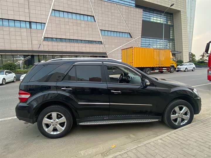 奔驰m级 2006款 ml 500