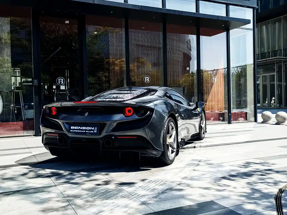 Ferrari F8