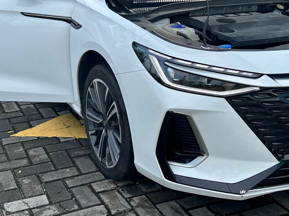Chery Arrizo 8