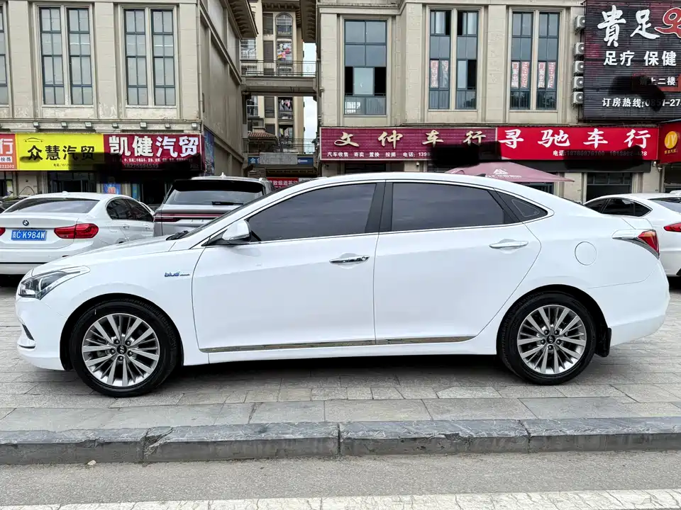 Hyundai Name picture