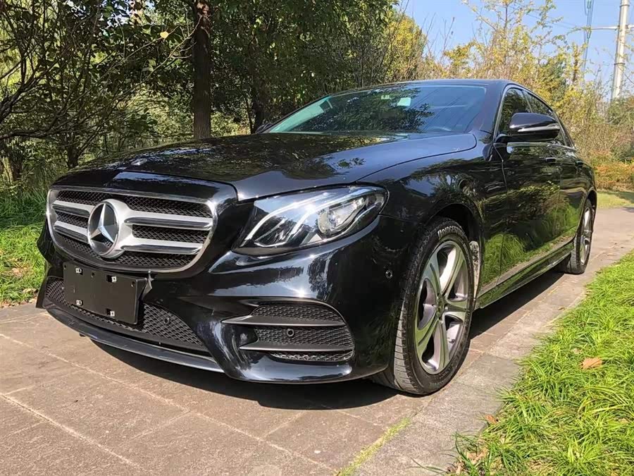 奔驰e级 2019款 e 260 l 运动型