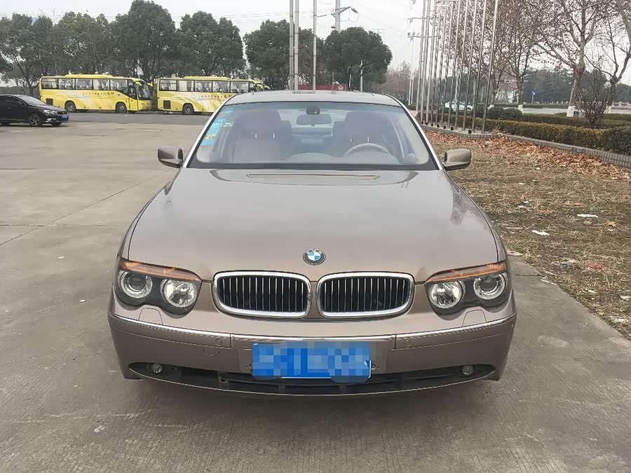 宝马7系 02款 745i