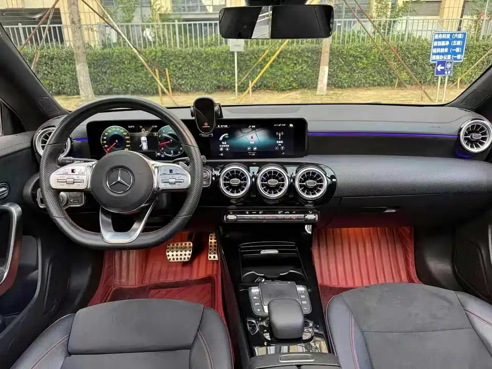 Mercedes-Benz CLA