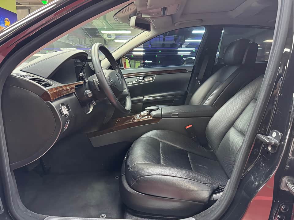 Mercedes-Benz S-class Mercedes-Benz S-class