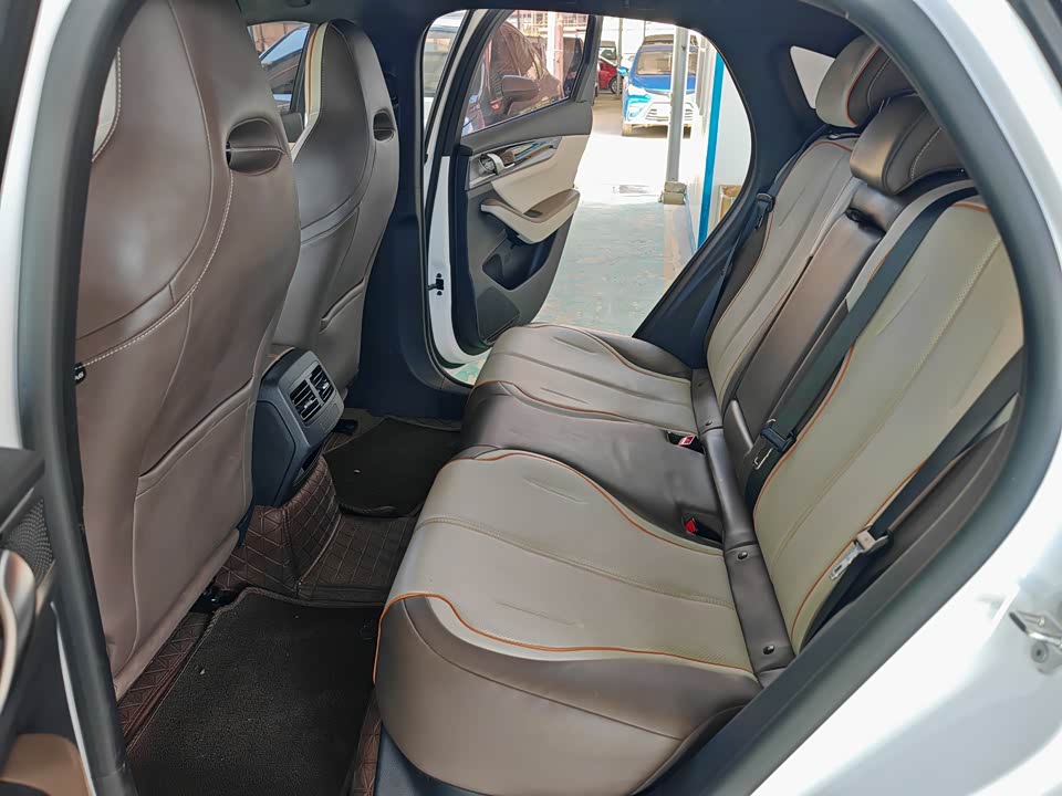 BYD Qin Yuan BYD Qin Yuan