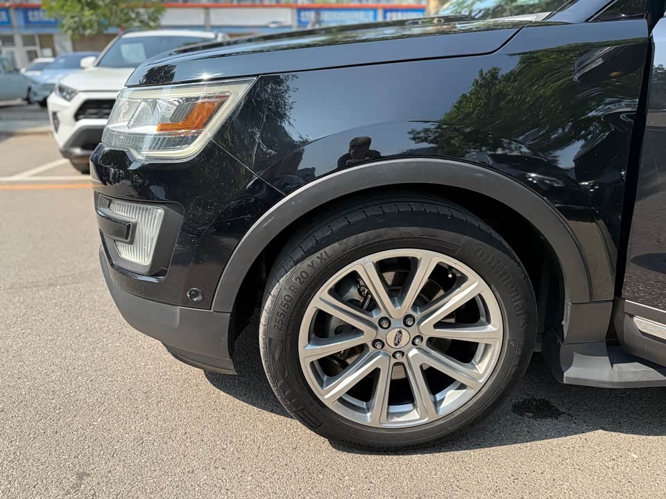 Ford Explorer Ford Explorer