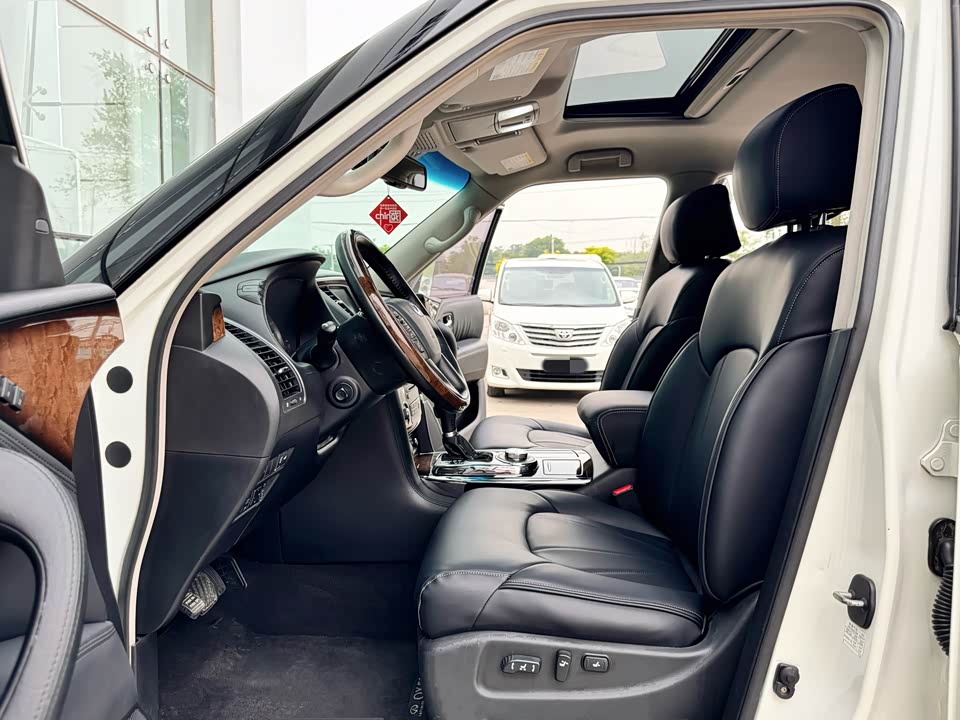 Infiniti QX Infiniti QX