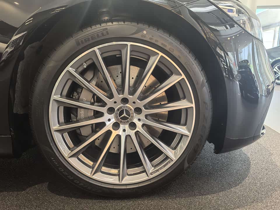 Mercedes-Benz S-class Mercedes-Benz S-class