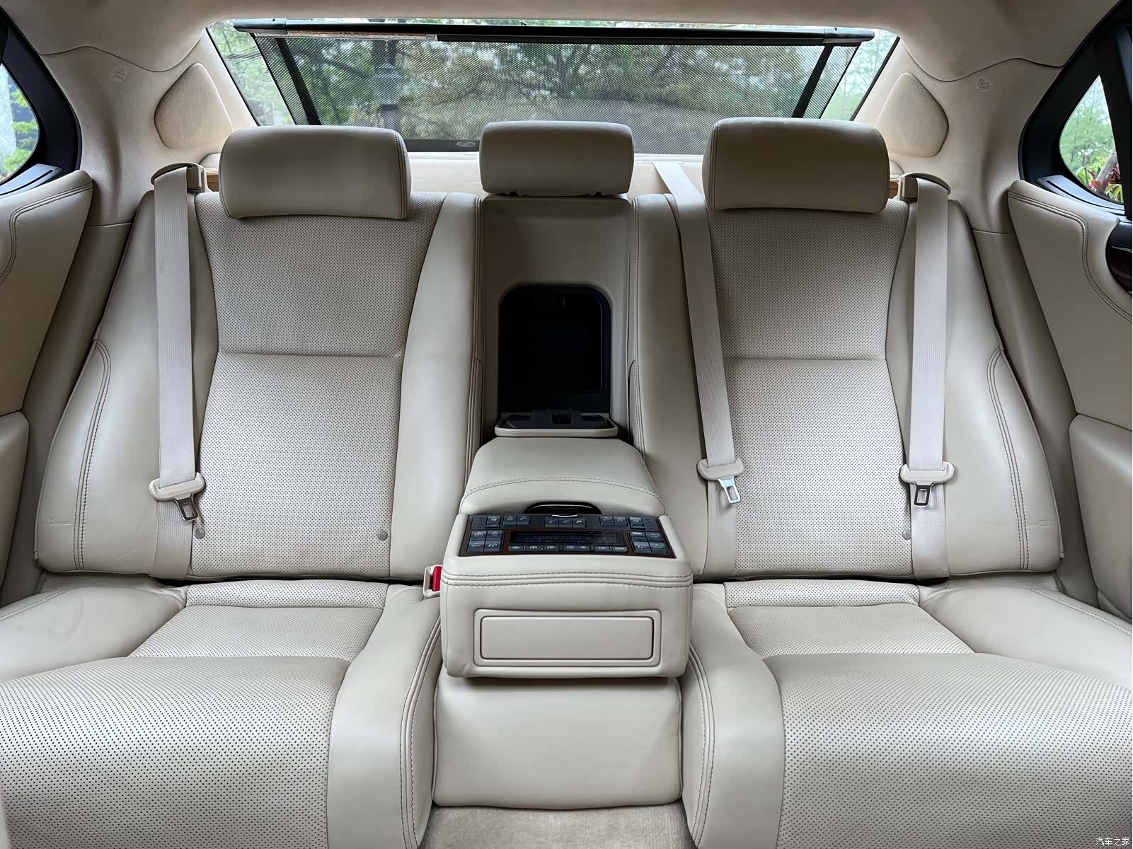 Lexus LS, 2015 33
