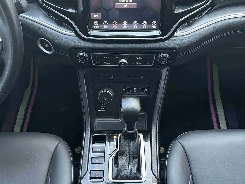 Jeep Grand Commander