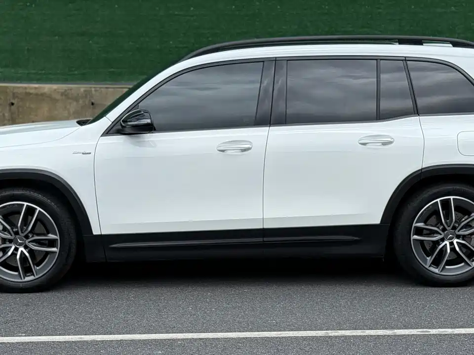 Mercedes-Benz GLB AMG