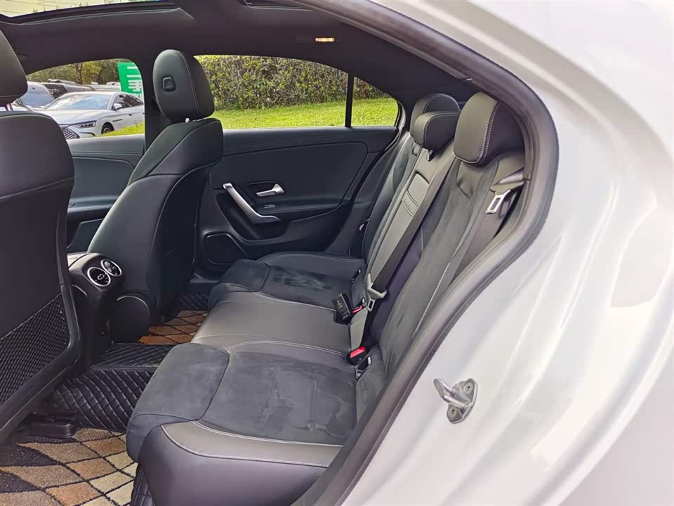 Mercedes-Benz Class A Mercedes-Benz Class A