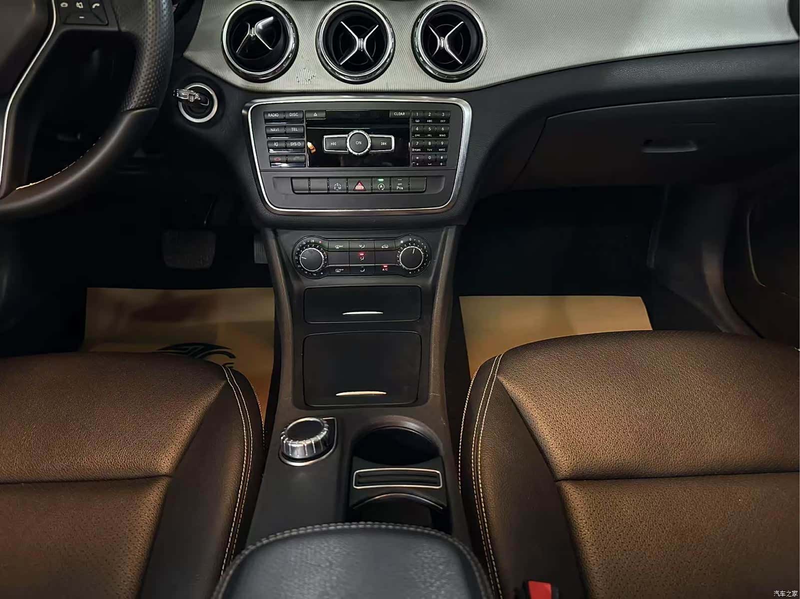 Mercedes-Benz GLA, 2015 12