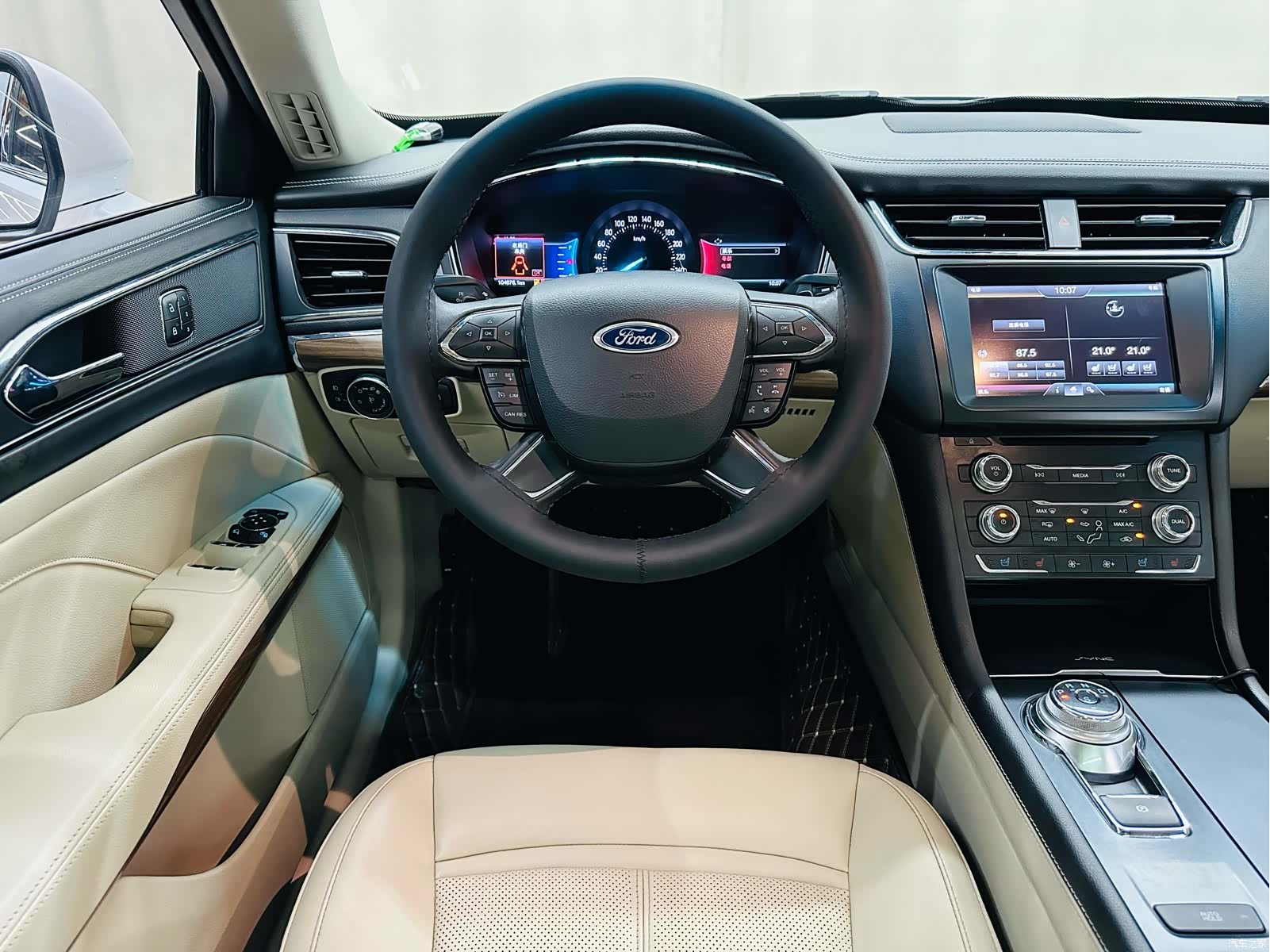 Ford Taurus, 2016 13
