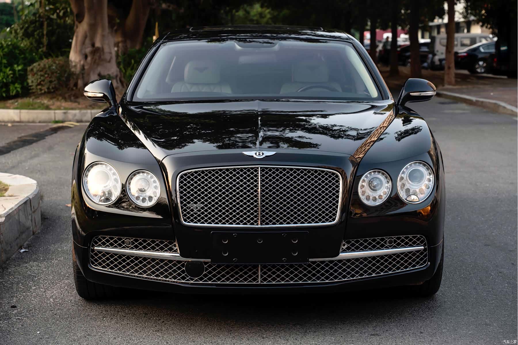 Bentley Flying Spur, 2013 1