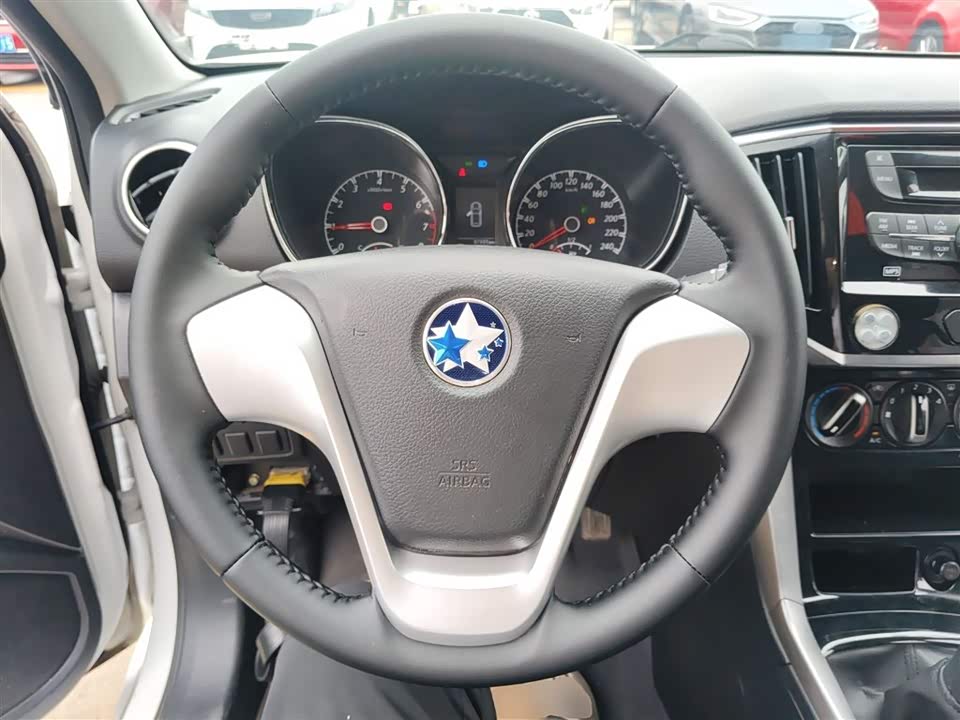 Venucia T70 Venucia T70