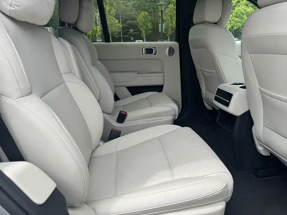 Li Auto Ideal L8