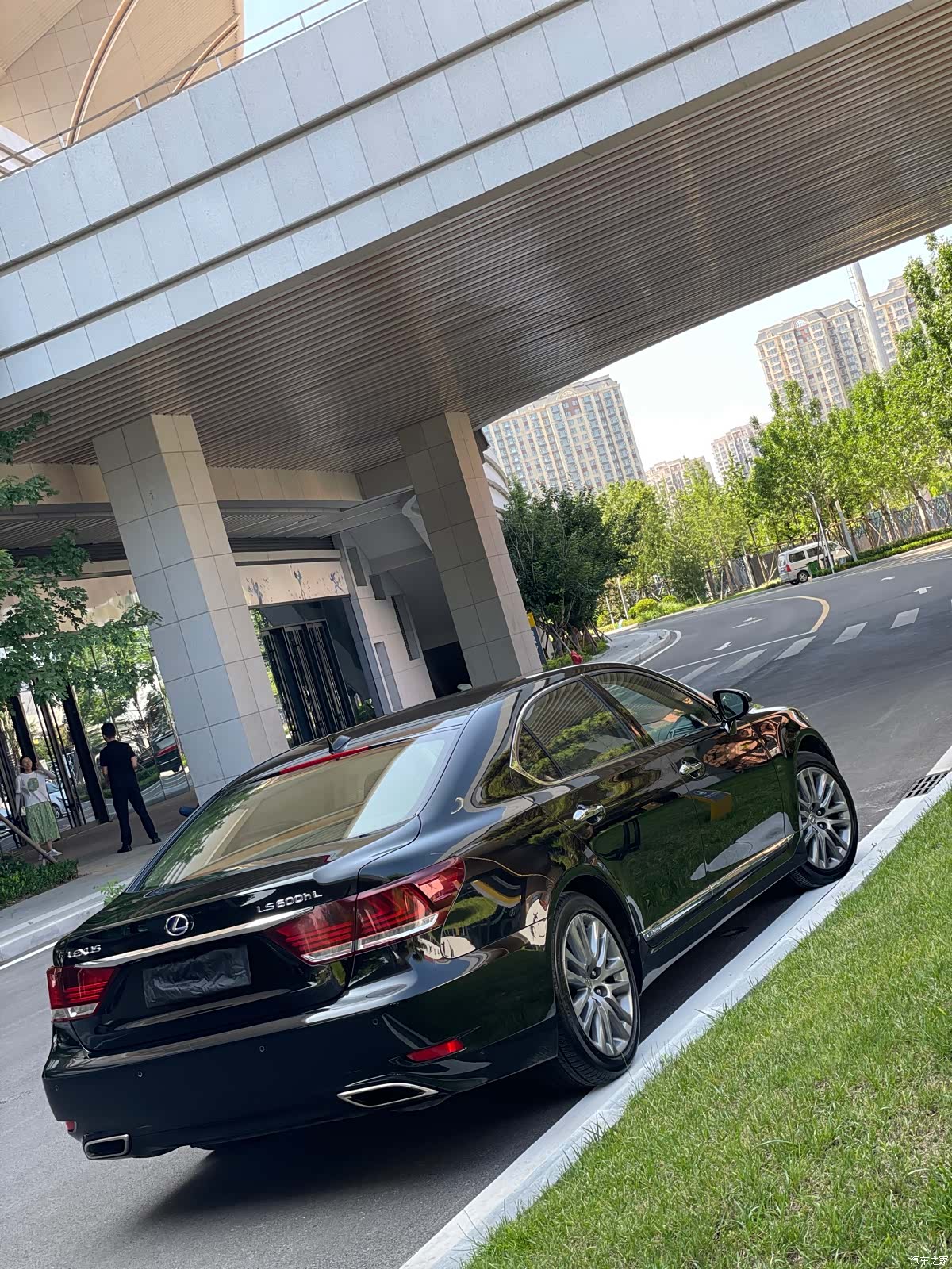 Lexus LS, 2014 12