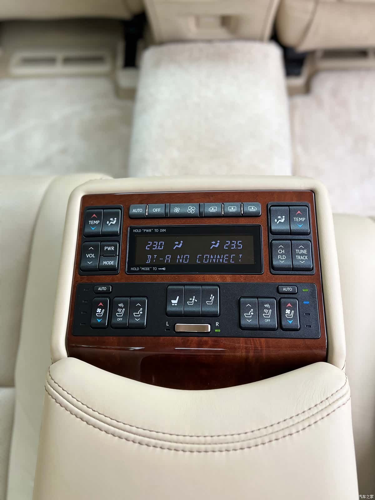 Lexus LS, 2015 32