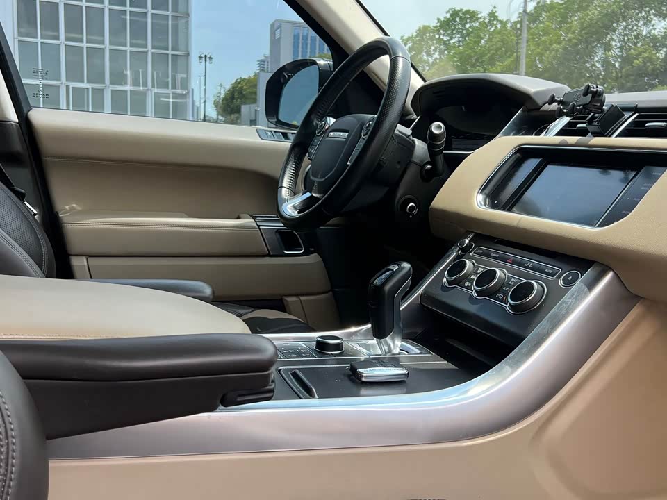 Land Rover Range Rover Sport Land Rover Range Rover Sport