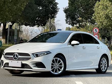 奔驰a级 2020款 改款 a 200 l 运动轿车时尚型