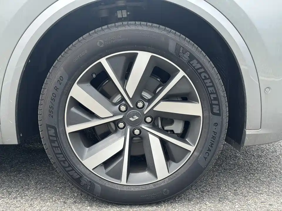 Li Auto Ideal L8