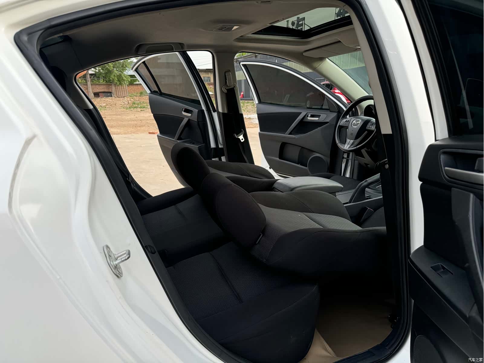 Mazda 3, 2013 7