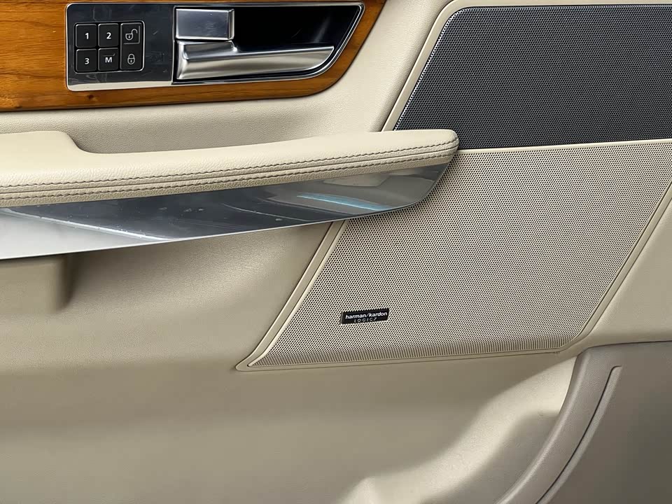 Land Rover Range Rover Sport Land Rover Range Rover Sport