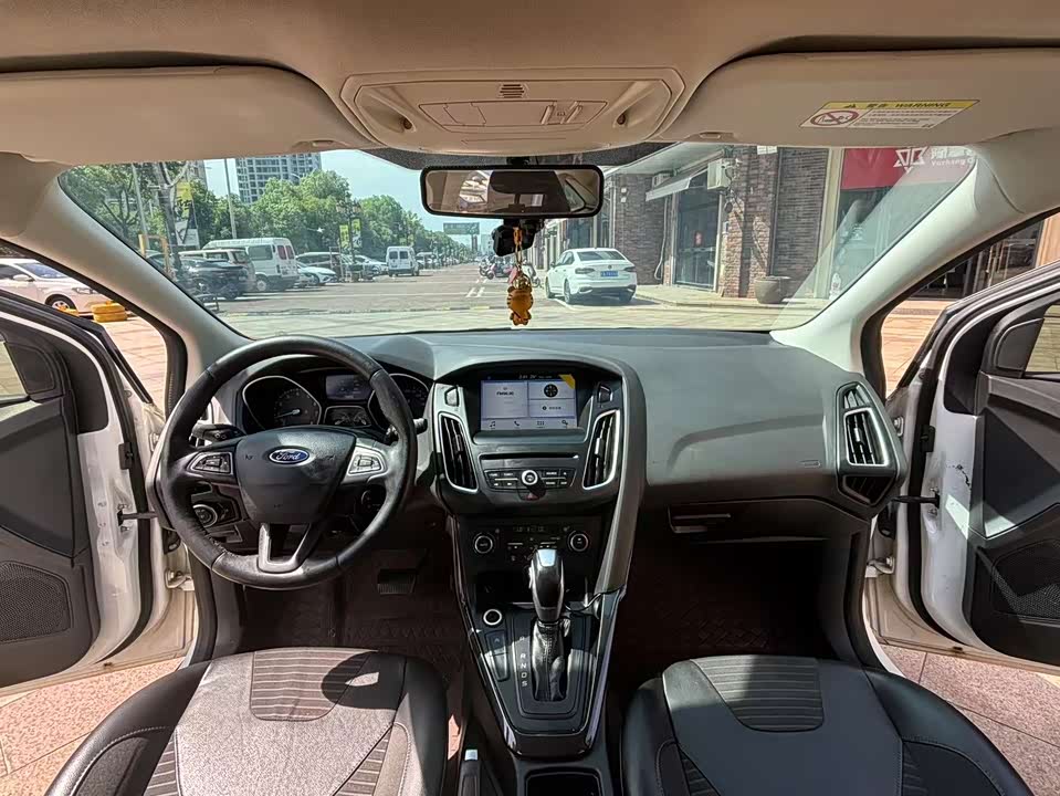 Ford Fox