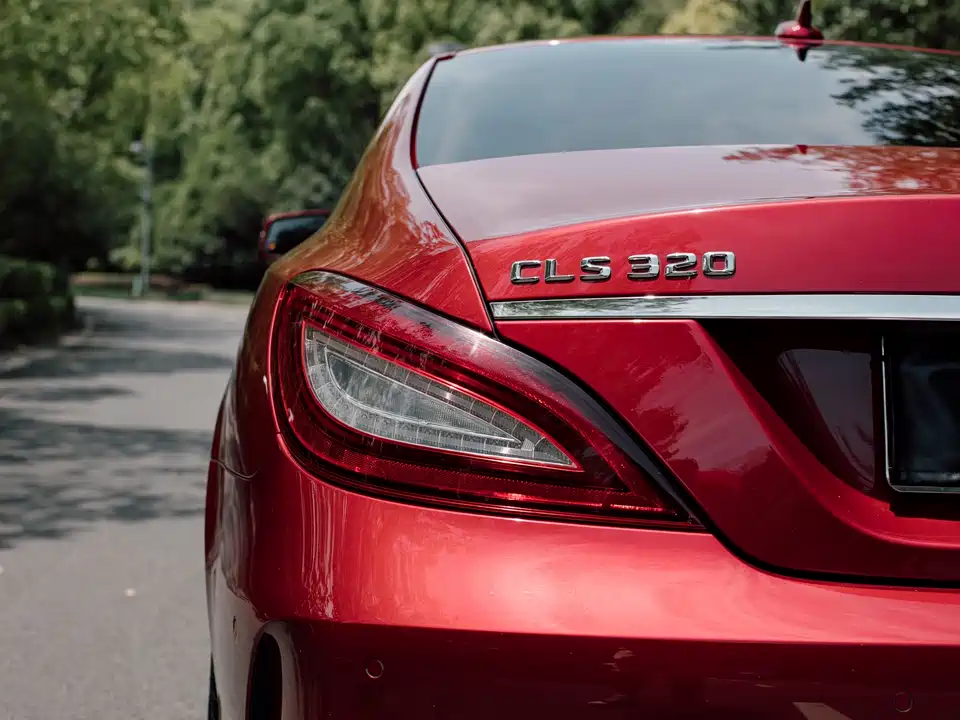 Mercedes-Benz CLS Mercedes-Benz CLS