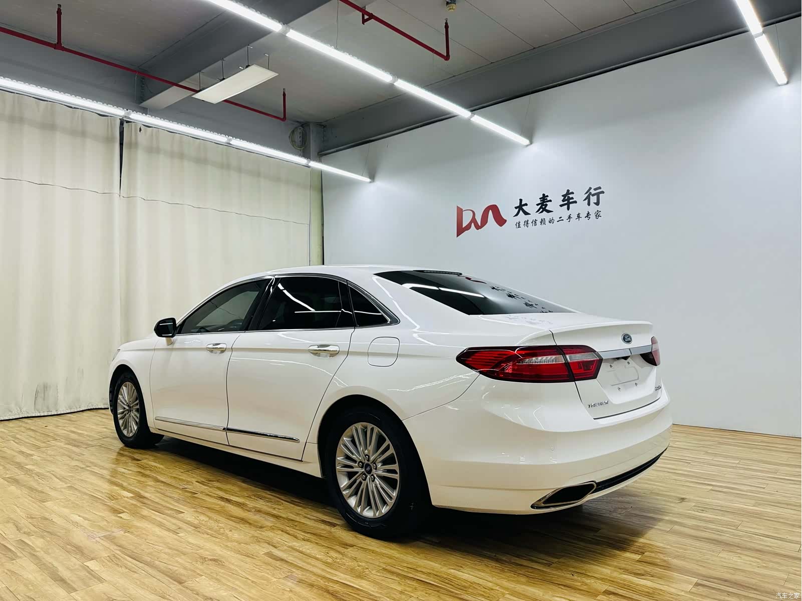 Ford Taurus, 2016 все фото