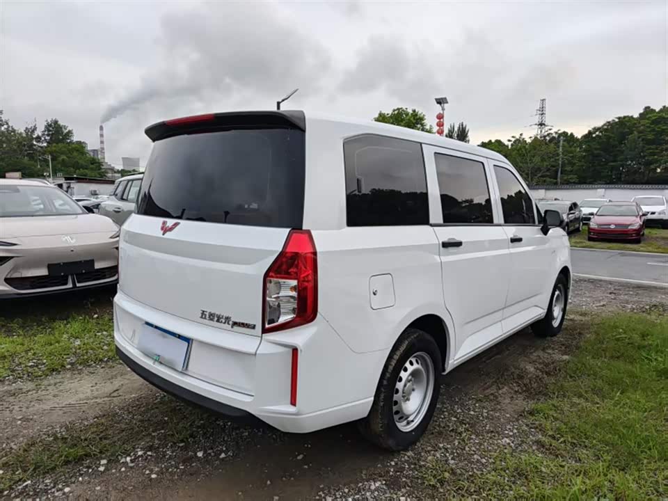 Wuling Wuling Hongguang PLUS Wuling Wuling Hongguang PLUS