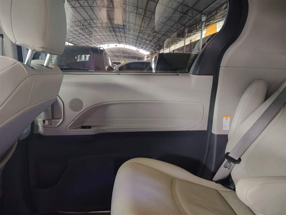 Toyota SIENNA Toyota SIENNA