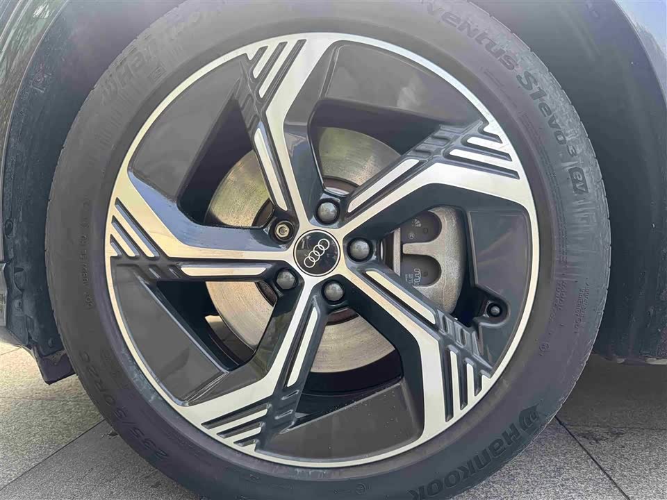 Audi Q4 Audi Q4