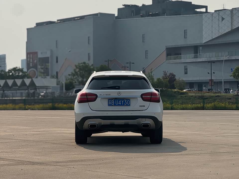 Mercedes-Benz GLA