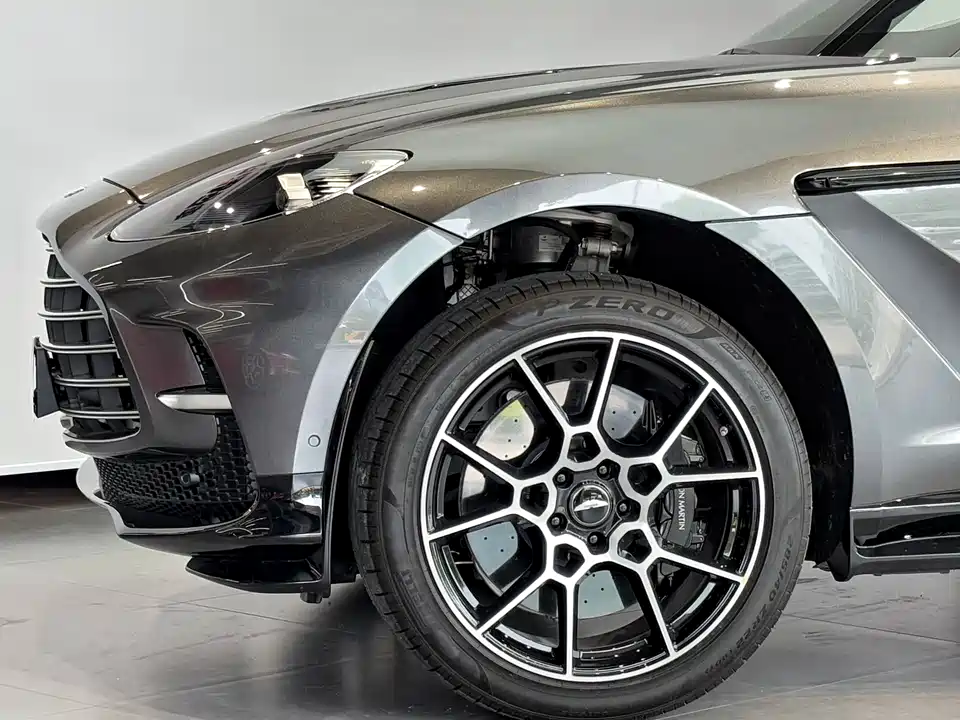 Aston Martin DBX Aston Martin DBX