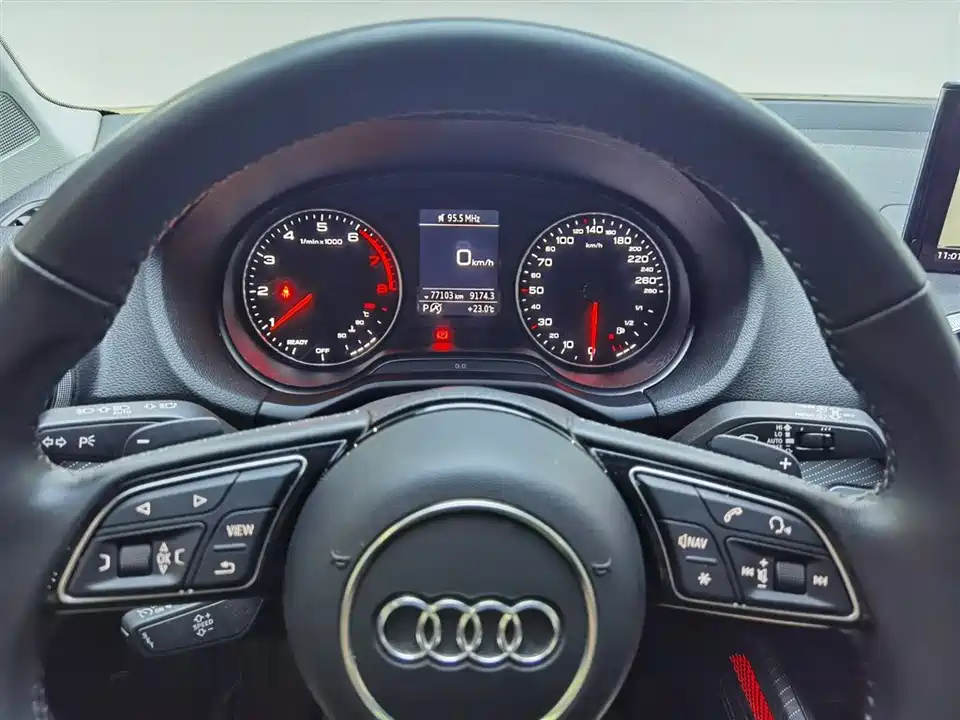 Audi Q2L