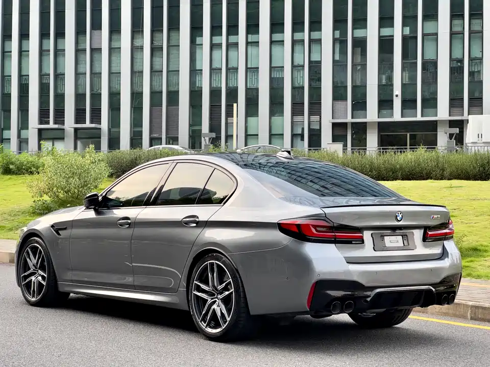 BMW M5