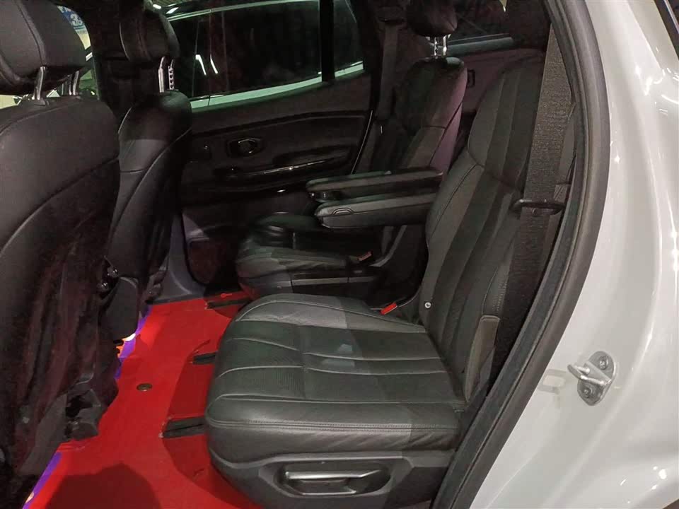 NIO ES8