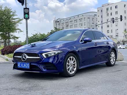奔驰a级 2020款 改款 a 200 l 运动轿车时尚型