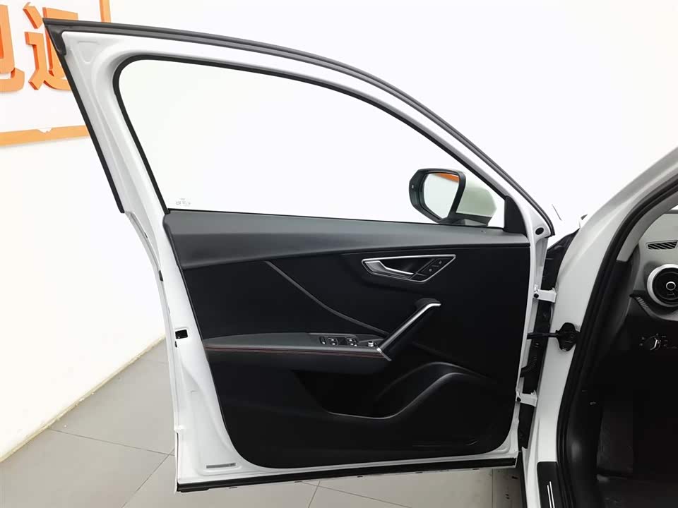 Audi Q2L Audi Q2L