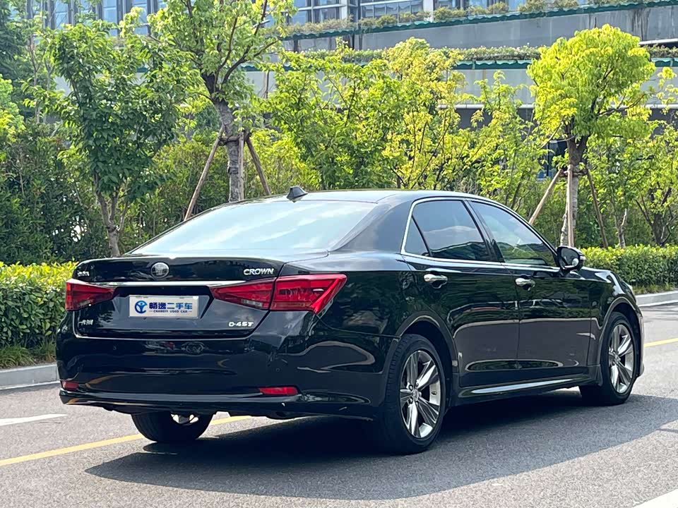 Toyota crown