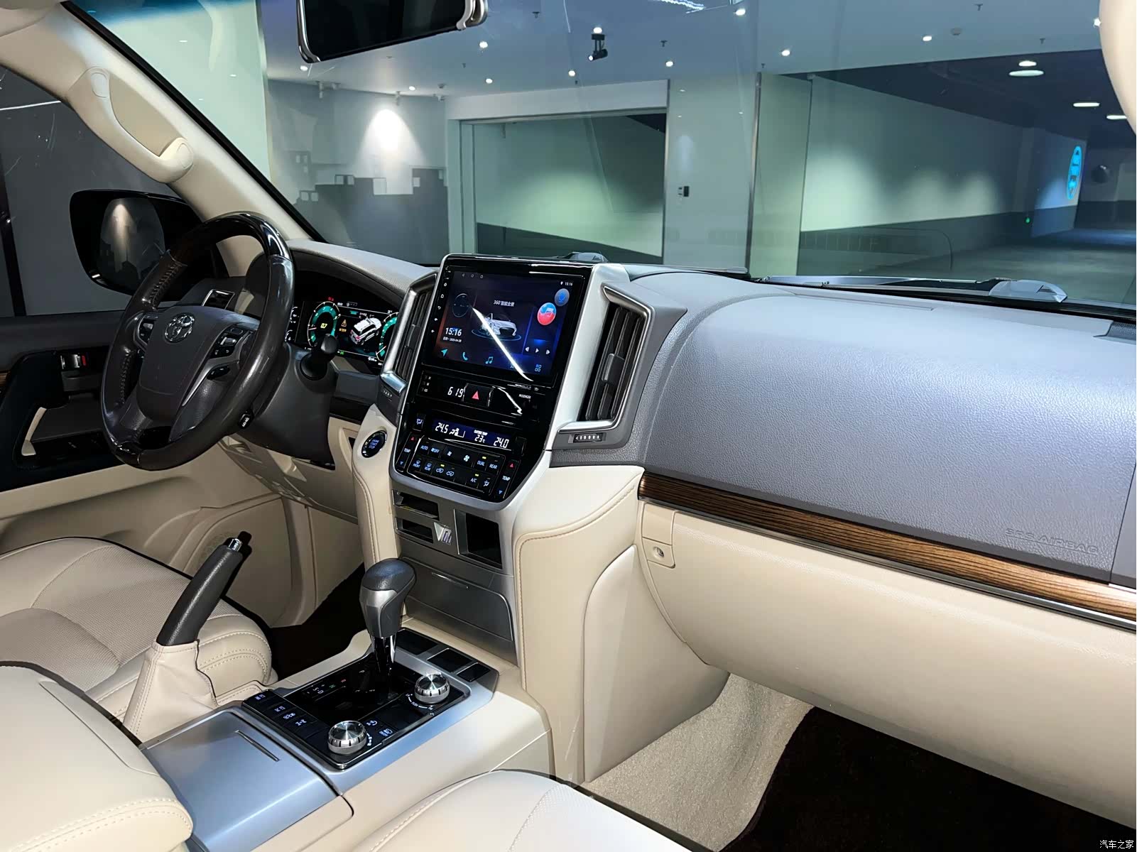 Toyota Land Cruiser, 2019 8