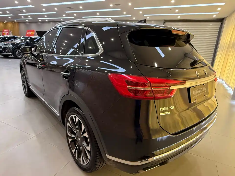 Hongqi HS5